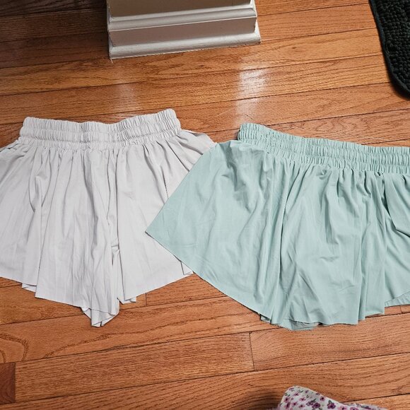 Flowy Shorts - Picture 1 of 6